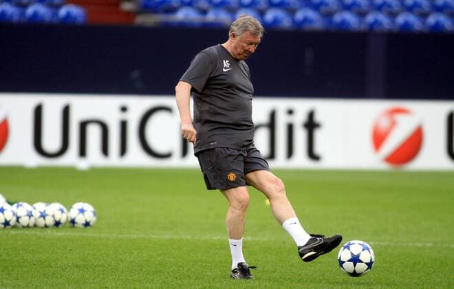 Trainer Sir ALEX FERGUSON (MANCHESTER UNITED), CHAMPIONS LEAGUE SEMI-FINAL 25.04.2011, GELSENKIRCHEN TRAINING OF MANCHESTER UNITED (ManU) -  110425HER008