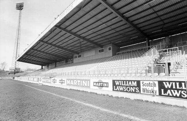 Betzenbergstadion, Heimspielstätte des 1. FC Kaiserslautern Stadion, Fußballstadion, innen, Innenansicht Sportstätte Totale
