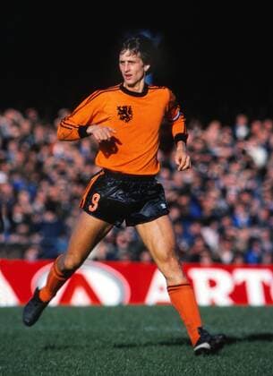 JOHAN CRUYFF (HOLLAND ). Northern Ireland v Holland. 12 10 1977. 
