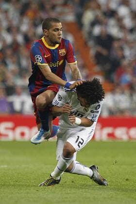 Real Madrid s Sergio Ramos and FC Barcelona s Daniel Alves during Champions League semifinal first match on April 27 2011 -  (054) o0 Barca Dani