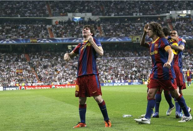FC Barcelona s Lionel Messi (L) during Champions League semifinal first match on April 27 2011 -  (072) o0 Jubel, Freude Barca