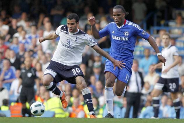 Football - Premiership - Chelsea FC London vs. Tottenham Hotspur; Chelsea s Didier Drogba (R) and Tottenham Hotspur s Sandro on the ball at Stamford Bridge 