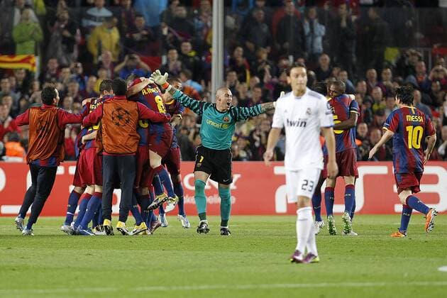L-R: FC Barcelona s Thiago Alcantara Alcantara, Ibrahim Afellay, Sergio Busquets, Andres Iniesta, Daniel Alves, Victor Valdes, Eric Abidal, Xavi Hernandez and Lionel Messi celebrate the victory in the UEFA Champions League Semifinal match in presence of Real Madrid s Mesut Ozil.May 3,2011.  (24143377) o0 Jubel, Freude Barca Dani
