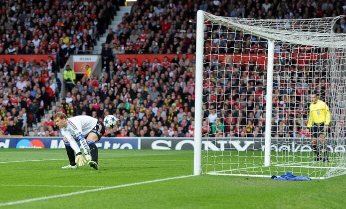 FUSSBALL CHAMPIONS LEAGUE Halbfinale SAISON 2010 2011 Manchester United - FC Schalke 04 04.05.2011 TOR zum 2:0 gegen Torwart Manuel Neuer (FC Schalke 04)  Manu