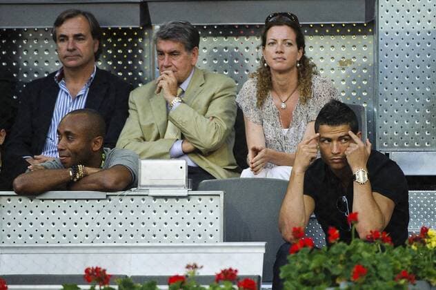Ehrentribüne der Mutua Madrilena Madrid Open 2011: hi.: Carlos Sainz (ESP, L); Manuel Martinez - Manolo - Santana (ESP, R); vorn: Cristiano Ronaldo (POR Real Madrid) RolandoxGil  o0 ATP Tour Zuschauer privat Tribüne