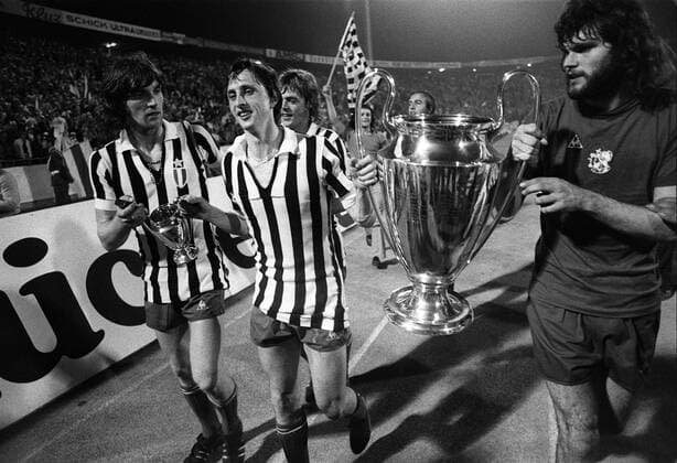 Ruud Krol (L), Johan Cruyff (C), Barry Hulshoff (R) Ajax Amsterdam - Champions League 1972 1973 xVIxImagoxSportfotoxIVx 185592