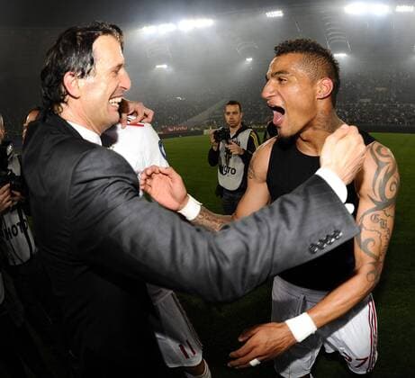 Rom 07 05 2011 - Serie A, AC Milan feiert den Gewinn der italienischen Meisterschaft 2010 2011: Trainer Massimiliano Allegri (L) -Kevin-Prince Boateng  o0 Scudetto Freude