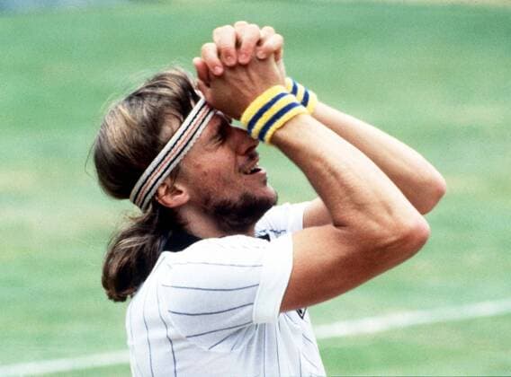 Björn Borg (SWE) celebrates winning the Men s Singles Final. Wimbledon 1978.  o0 All England Championships Sieger Sieg Finale