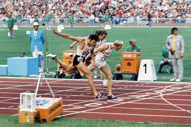 David Hemery (GBR) 288 dips on the line to win the Bronze medal.Ralph Vernon MANN (USA) wins silver. 400m Hurdles Final. Munich Olympics 1972.  o0 Leichtathletik
