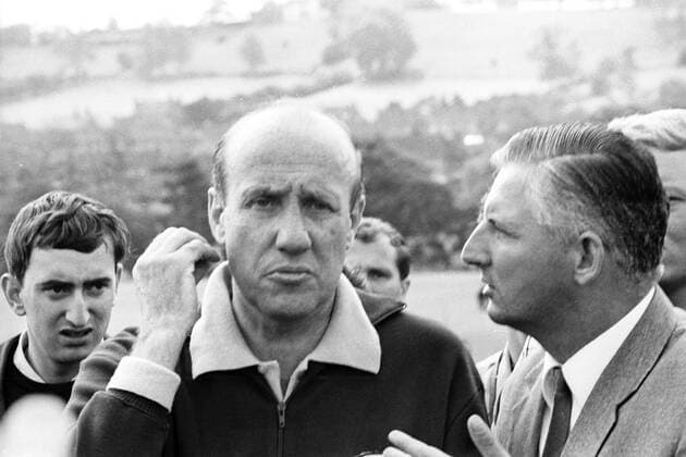 Jupp Derwall (re.) und Bundestrainer Helmut Schön (beide BR Deutschland) im Gespräch Trainer, Nationaltrainer