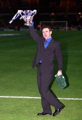 Leicester City Manager Martin O Neill with the League Cup. Leicester City v Tranmere Rovers, Worthington League Cup Final, Wembley Stadium, 27 2 2000. 