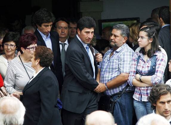 Jose Maria Olazabal (ESP, C) -- Severiano - Seve - Ballesteros s funeral at the small church of San Pedro in his hometown of Pedrena in northern Spain on Wednesday.  o0 Severiano ESP Tod