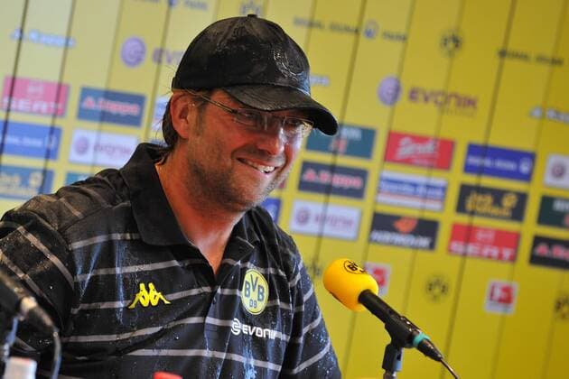 Fußball, Borussia Dortmund, Deutscher Meister 2011 Fußball 1. Bundesliga 34. Spieltag: Borussia Dortmund - am 14.05.2011 im SIGNAL IDUNA PARK in Dortmund. Jürgen Klopp ( Trainer Dortmund ) nach einer Bierdusche auf der Pressekonferenz.