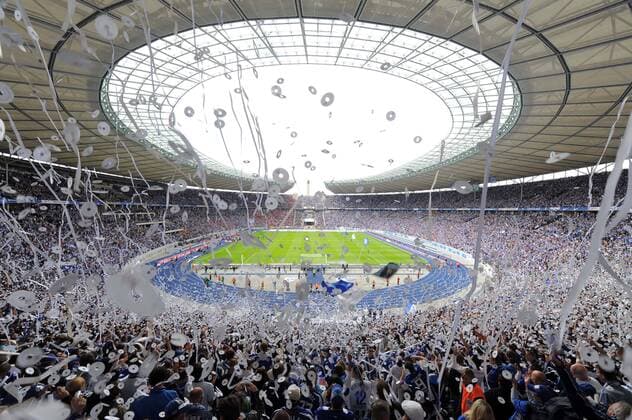 Fussball Berlin 15.05.2011 2. Bundesliga Saison 2010 2011 Hertha BSC Berlin - FC Augsburg ausverkauftes Berliner Olympiastadion