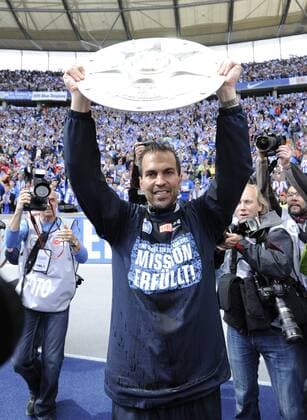 Trainer Markus BABBEL (Hertha) mit Meisterschale, Fussball 2. Bundesliga, Hertha BSC - FC Augsburg, am 15.05.2011 in Berlin Deutschland, o0 Schale Pokal Trophäe Objekte