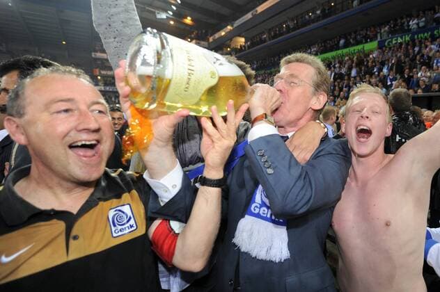17.05.2011, Genk - Jupiler League 2010 2011 - Play Offs - KRC Genk --- Präsident JOS VAESSEN (Genk) ---  o0 Funktionär Sekt Champagner
