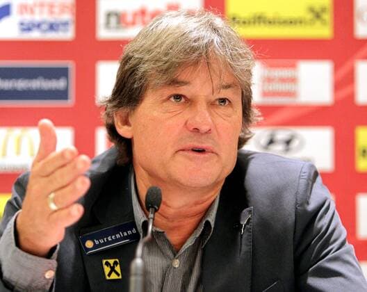WIEN, 19.MAI.11 - FUSSBALL - Vorberichte, Pressekonferenz, Kaderbekanntgabe. Bild zeigt Nationaltrainer Dietmar Constantini (AUT). 