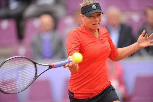 Vera Zvonareva of Russia hits a return during the women s singles quarter-final match at WTA Tennis Damen Brussels Open tennis tournament in Brussels ---- 