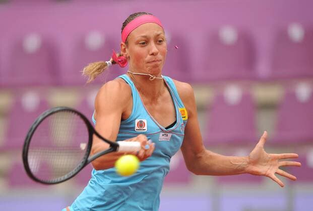 Yanina Wickmayer of Belgium hits a return during the women s singles quarter-final match at WTA Tennis Damen Brussels Open tennis tournament in Brussels --- 