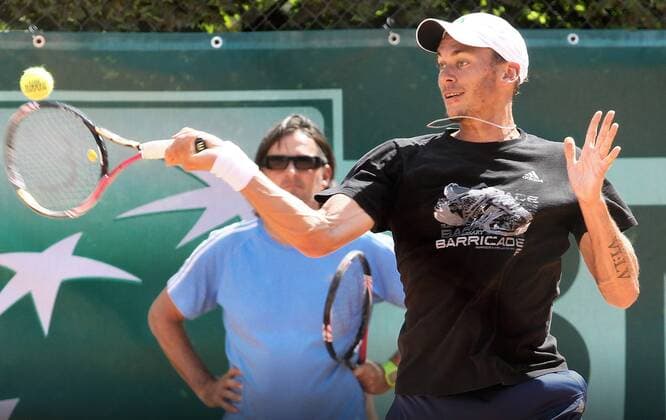 TENNIS - ATP, French Open 2011, Vorschau PARIS,FRANKREICH,19.MAI.11 - TENNIS - ATP Tennis Herren World Tour, Grand Slam, Roland Garros, French Open, Vorberichte, Training. Bild zeigt Trainer Karel van Wyk (hinten) und Andreas Haider-Maurer (AUT). 