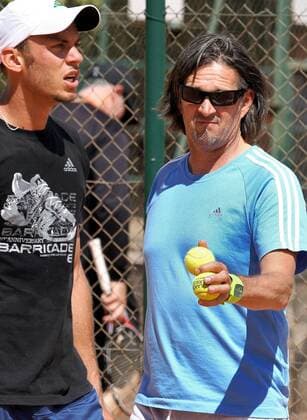 TENNIS - ATP, French Open 2011, Vorschau PARIS,FRANKREICH,19.MAI.11 - TENNIS - ATP Tennis Herren World Tour, Grand Slam, Roland Garros, French Open, Vorberichte, Training. Bild zeigt Andreas Haider-Maurer (AUT) und Trainer Karel van Wyk. 