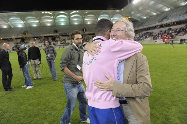 Stade Reims vs Evian Thonon Gaillard (TG FC) - Ligue 2 - 20.05.2011 - Evian Thonon Gaillard feiert den Aufstieg: Franck Riboud (FRA, CEO des Sponsors Danone, R) - JBAutissier 