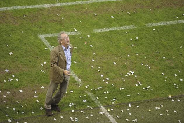 Stade Reims vs Evian Thonon Gaillard (TG FC) - Ligue 2 - 20.05.2011 - Evian Thonon Gaillard feiert den Aufstieg: Franck Riboud (FRA, CEO des Sponsors Danone) - JBAutissier 