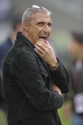 Stade Reims vs Evian Thonon Gaillard (TG FC) - Ligue 2 - 20.05.2011 - Trainer Bernard Casoni (Evian Thonon Gaillard) - - JBAutissier 