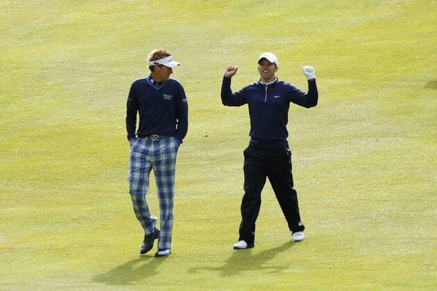 Golf - BMW PGA Golf Herren Championship Ian Poulter and Paul Casey have a chat as they walk up the first fairway at Wentworth Club, Surrey 