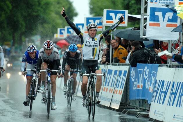 Michael ALBASINI ( SWI Team HTC - Highroad ) gewinnt die 3.Etappe vor Geraint THOMAS ( GBR SKY Professional Cycling Team ) und Wesley SULZBERGER ( AUS FDJ ) - Bad Gögging nach Aichach 180.5 km - Event: 32. Bayern Rundfahrt 2011 - Location: Bad Gögging - Bayern - Deutschland - Europa - Datum: 27.05.2011 - Contact