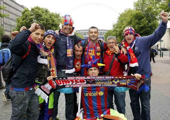 FUSSBALL - CL, LONDON,ENGLAND,28.MAI.11 - FUSSBALL - UEFA Champions League, Finale, FC Barcelona Fans vor dem Wembley Stadion. 