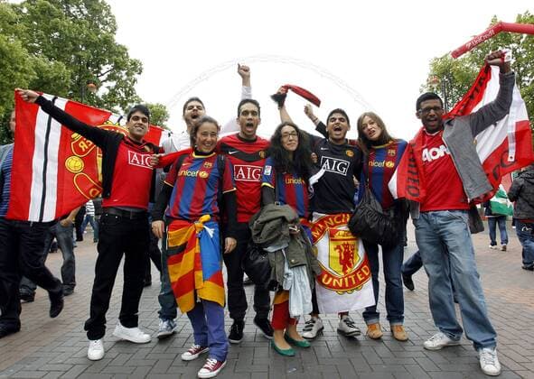 FUSSBALL - CL, Barcelona vs Manchester LONDON,ENGLAND,28.MAI.11 - FUSSBALL - UEFA Champions League, Finale, FC Barcelona vs Manchester United. Bild zeigt Fans.  o0 Fanfreundschaft Freundschaft