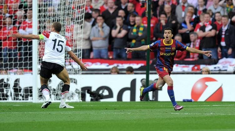 FUSSBALL CHAMPIONSLEAGUE FINALE SAISON 2010 2011 28.05.2011 FC Barcelona - Manchester United FC JUBEL nach dem TOR zum 1:0 Pedro Rodriguez (re, Barca) Enttäuschung bei Nemanja Vidic (li, Manchester United FC) 