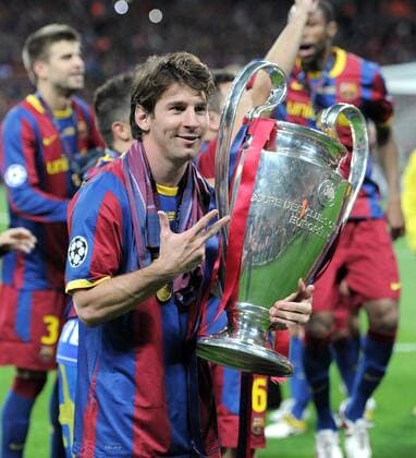 FUSSBALL CHAMPIONSLEAGUE FINALE SAISON 2010 2011 28.05.2011 FC Barcelona - Manchester United FC Champions League Sieger 2011: FC Barcelona feiert den Sieg Lionel Messi (Barca) jubelt mit dem POKAL  o00 Finale Sieg Europapokalsieg Feier