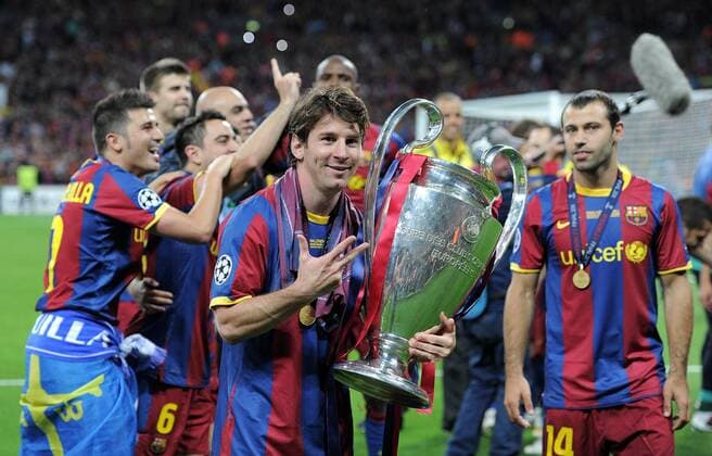 FUSSBALL CHAMPIONSLEAGUE FINALE SAISON 2010 2011 28.05.2011 FC Barcelona - Manchester United FC Champions League Sieger 2011: FC Barcelona feiert den Sieg Lionel Messi , Javier Mascherano (v.li., Barca) jubelt mit dem POKAL  o00 Finale Sieg Europapokalsieg Feier