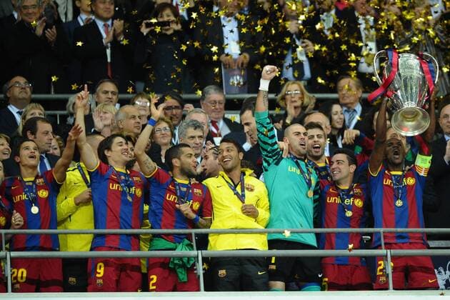 Fußball Champions League Finale FC Barcelona - Manchester United am 28.05.2011 in London Champions League Sieger 2011: FC Barcelona LnR Ibrahim Afellay, Bojan Krkic, Dani Alves, Jeffren, Victor Valdes, Xavi, Eric Abidal o0 Objekte Pokal Trophäe Daniel