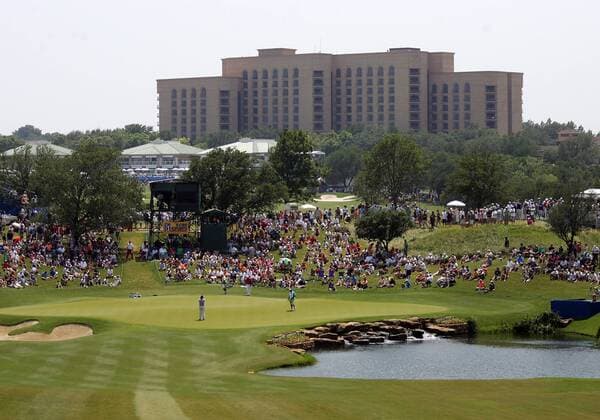 28 MAY 2011: The 17th hole during the third round of the HP Byron Nelson Championship played at TPC Las Colinas Four Season Resort in Irving, TX. PGA Golf Herren MAY 28 HP Byron Nelson Championship - Third Round Icon1105280098 EDITORIAL USE ONLY