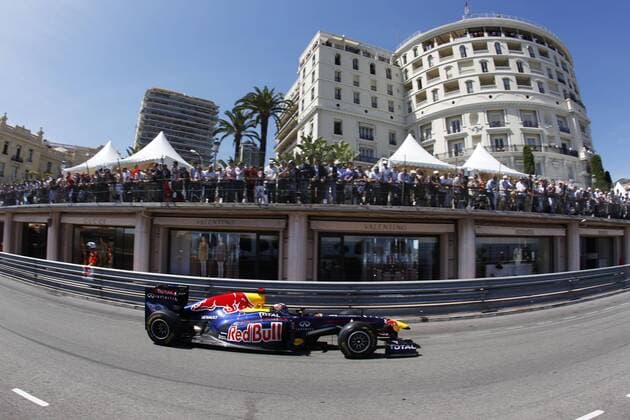 Motorsports: FIA Formula One World Championship 2011, Grand Prix of Monaco, 01 Sebastian Vettel (GER, Red Bull Racing), xHOCHxZWEIx o0 Totale Strecke Rennstrecke Streckenabschnitt Sportstätte Gebäude Stadt fisheye