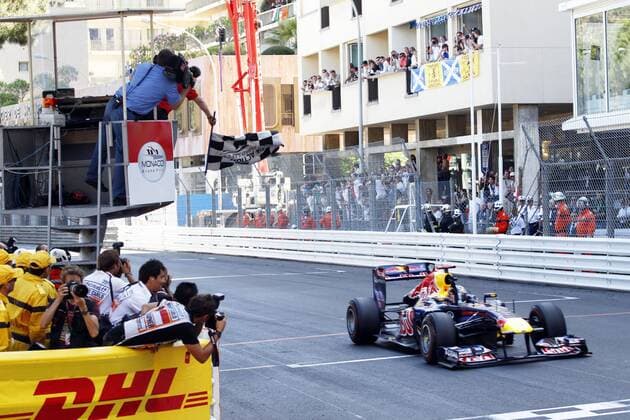 Motorsports: FIA Formula One World Championship 2011, Grand Prix of Monaco, 01 Sebastian Vettel (GER, Red Bull Racing), xHOCHxZWEIx o0 Sieg Ziel Zielankunft