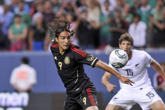 June 1, 2011 - Denver, Colorado, United States of America - Mexicos Aldo De Nigris (9) heads the ball against New Zealand at Invesco Field at Mile High. Mexico leads 3-0 at the half. FMF U.S. Tour 2011 - May 28 - New Zealand vs Mexico - ZUMAx04