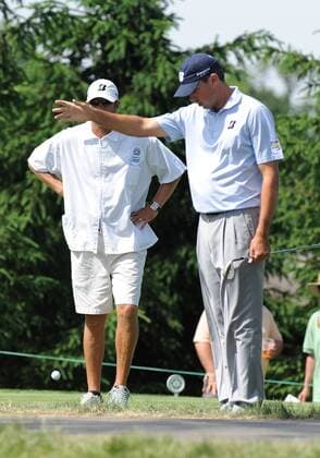 2 June 2011: Matt Kuchar has to take a drop on the 10th after his ball lands on the cart part near the 11th tee box following an errant second shot on the 10th during the Memorial Golf Tournament first round of play at Muirfield Village Golf Course in Dublin, OH. PGA Golf Herren JUN 02 Memorial First Round Icon154110602011 EDITORIAL USE ONLY