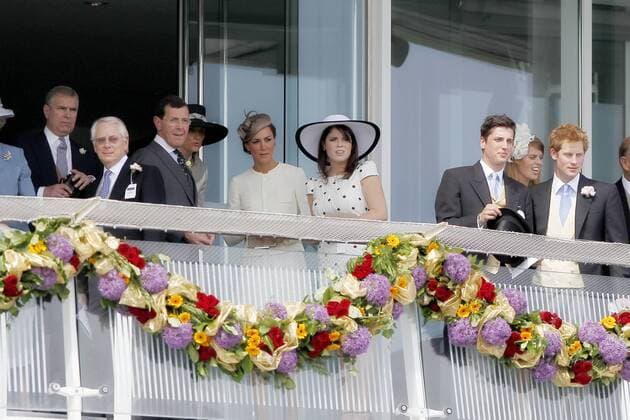 Horse Racing - The Derby Catherine Mountbatten-Windsor joins the Royal party with Prince Harry, Prince Andrew and princess Eugenie of York on the balcony at Epsom Racecourse  Prinzessin Duchess of Cambridge Middleton people Adel privat