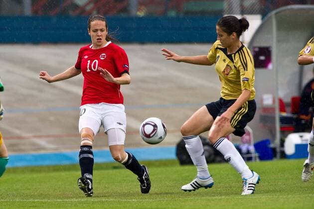 Melissa Bjanesoy (NOR), Marta Luna (ESP), JUNE 5th, 2011 - Football : UEFA Women s Under 19 Championship Group B match between Norway 5-1 Spain at Tullio Morganti stadium in Forli, Italy.  (ptmb017728)