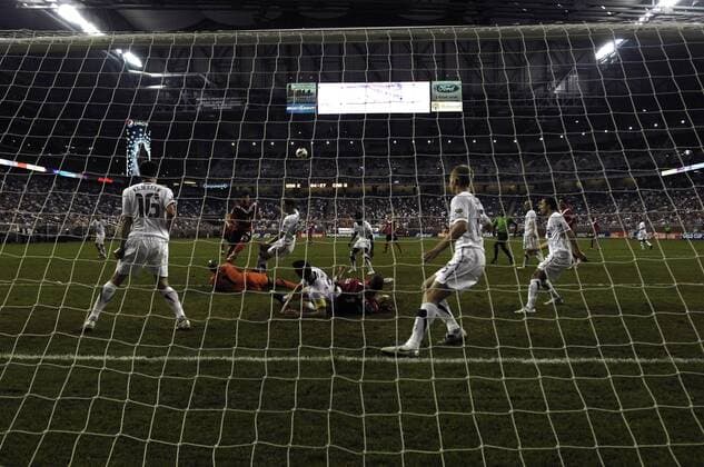 June 7, 2011 - Detroit, MI United States goalkeeper Tim Howard (1) makes a great leaping save and blocks this head on shot in the second half of the CONCACAF Gold Cup First Round game on Tuesday evening at Ford Field, Detroit, Michigan. USA v Canada SOCCER: JUN 07 CONCACAF Gold Cup - First Round - USA v Canada Icon2581106070050 EDITORIAL USE ONLY