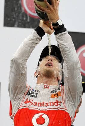 Motorsports: FIA Formula One World Championship 2011, Grand Prix of Canada, Sieger Jenson Button (GBR, McLaren Mercedes), xHOCHxZWEIx o0 Siegerehrung Sekt, Sektdusche, Champagner, Champagnerdusche Sieg