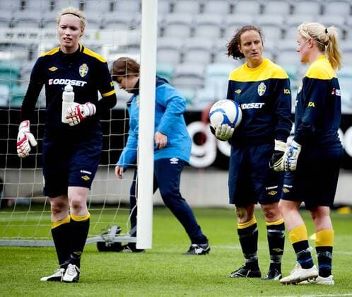15.06.2011, Göteborg - Training Schweden 2011 - Hedvig Lindahl, Carola Söberg und Kristin Hammarström --- KOD 0300003 