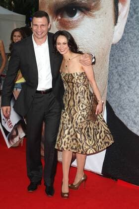 Vitali Klitschko mit seiner Ehefrau Natalie bei der Klitschko Kino Premiere am 15.6.2011 in Berlin Klitschko Kinopremiere in Berlin, 2011  o0 Frau Familie