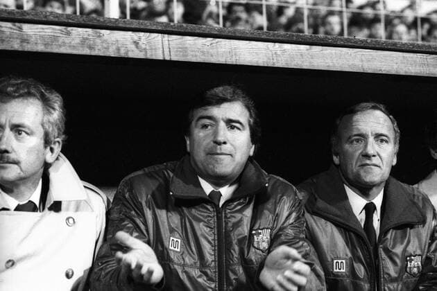 Trainer Terry Venables (Mitte) mit Co Trainer Allan Harris (re., beide FC Barcelona) Bank, Ersatzbank Barca