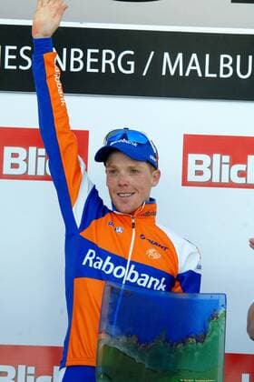 Steven KRUIJSWIJK ( NED Rabobank Cycling Team ) gewinnt die schwere Bergankunft in Lichtenstein - Podium - Siegerehrung - Event: Tour de Suisse - Tour of Switzerland 2011 - 6.Etappe - Tobel Tägerschen nach Triesenberg Malbun (FL) 157.7 km - Location: Triesenberg Malbun - Lichtenstein - Europa - Datum: 16.06.2011 - Contact