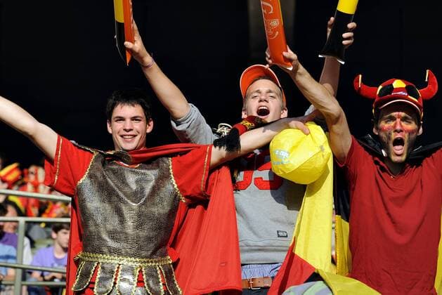 Belgien Fans  o00 kurios verkleidet